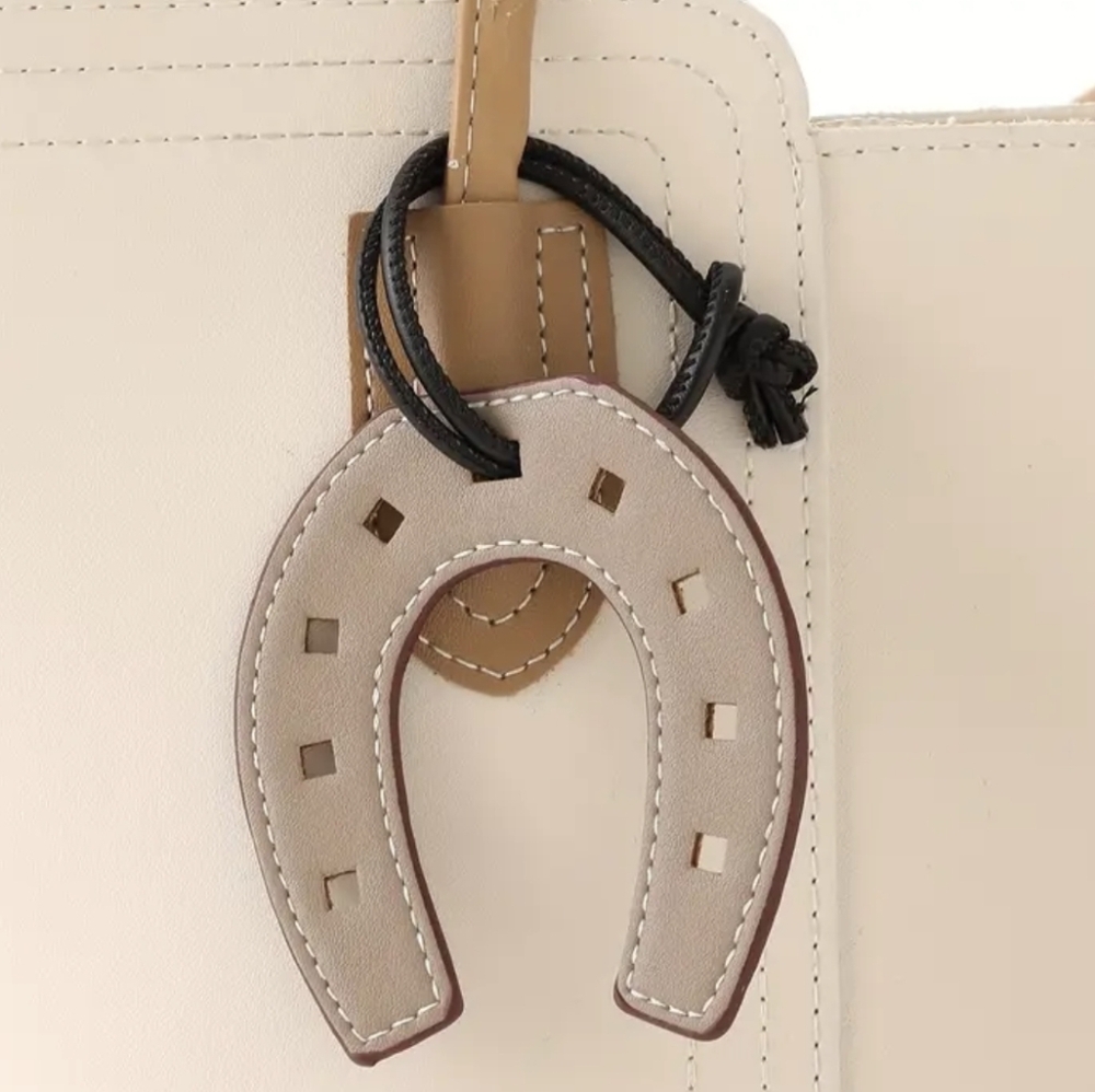 Horseshoe Bag Charms - Picture 15 of 16